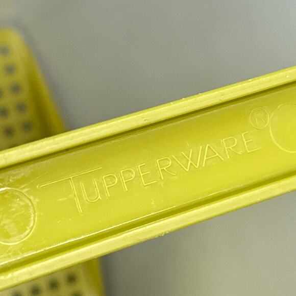 VTG Tupperware Pickle Keeper Container Avocado Green Lid Strainer Insert 7” Tall - Picture 10 of 15